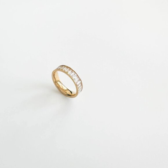 The Màu Ring - Picture 2 of 7